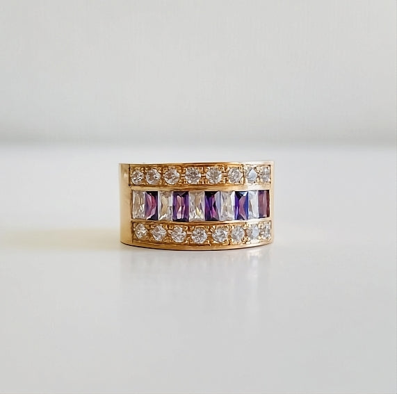 Anillo Sello de Lujo Con Piedras en Oro 18K