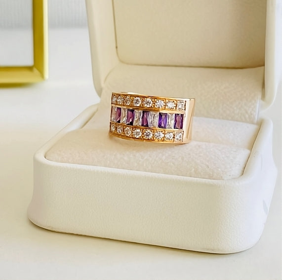 Anillo Sello de Lujo Con Piedras en Oro 18K