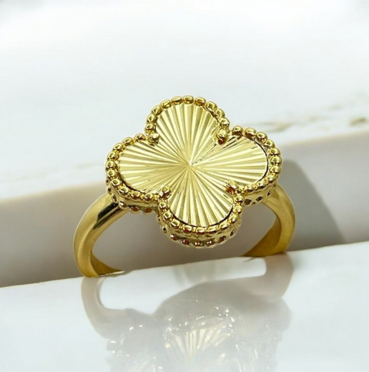 Anillo Trebol Dorado Ajustable