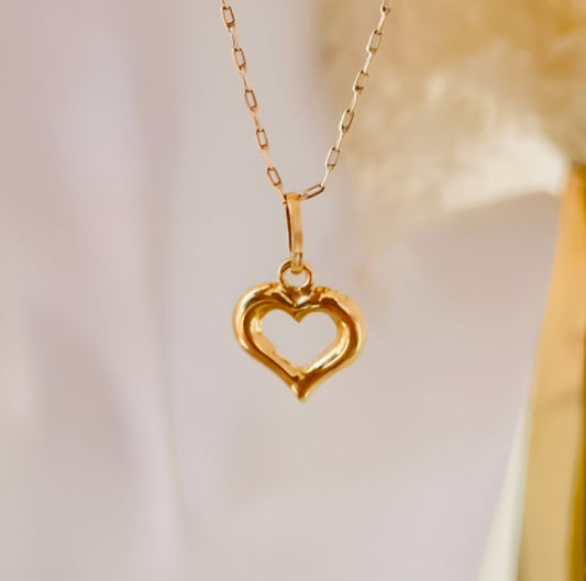 Colgante Silueta Corazón Oro 18K